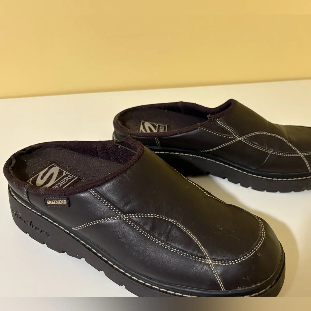 Skechers Men’s Dark Braun Leather Slip-On Clogs with Rubber Sole, 11